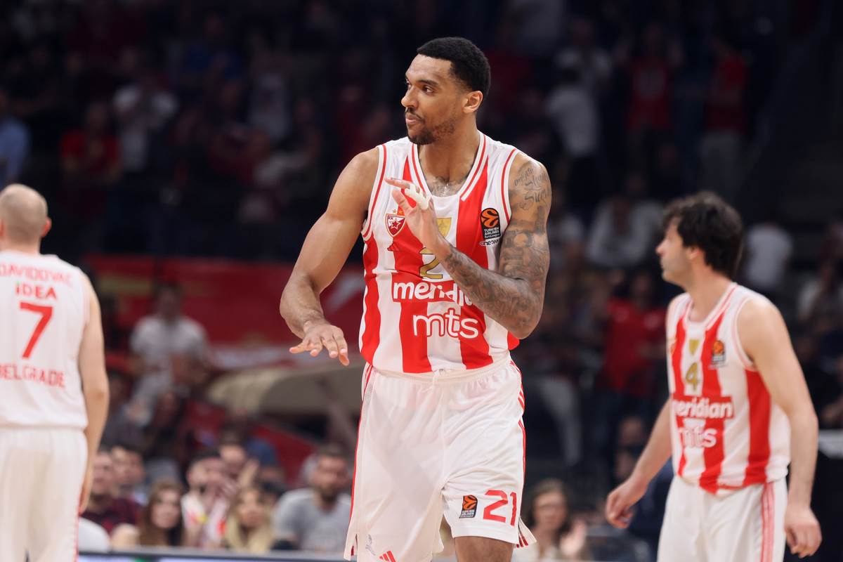 Crvena Zvezda Olimpijakos (9).JPG