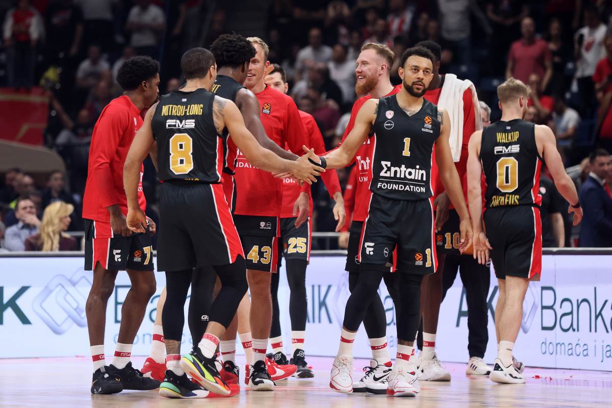 Crvena Zvezda Olimpijakos (17).JPG