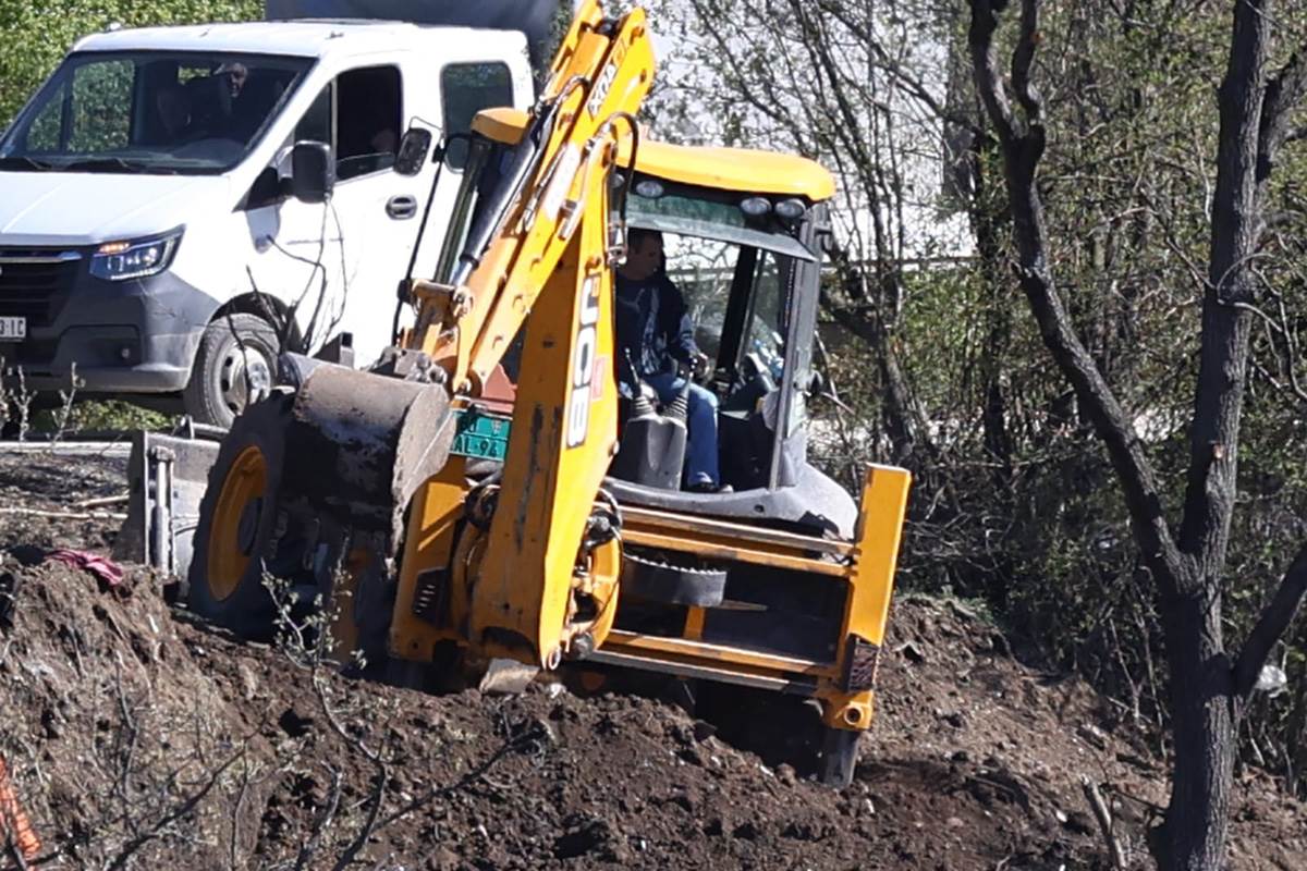 PAljenje sveća za malu Danku (1).jpg