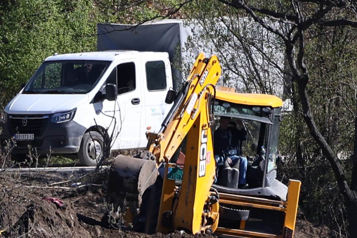 PAljenje sveća za malu Danku (11).jpg