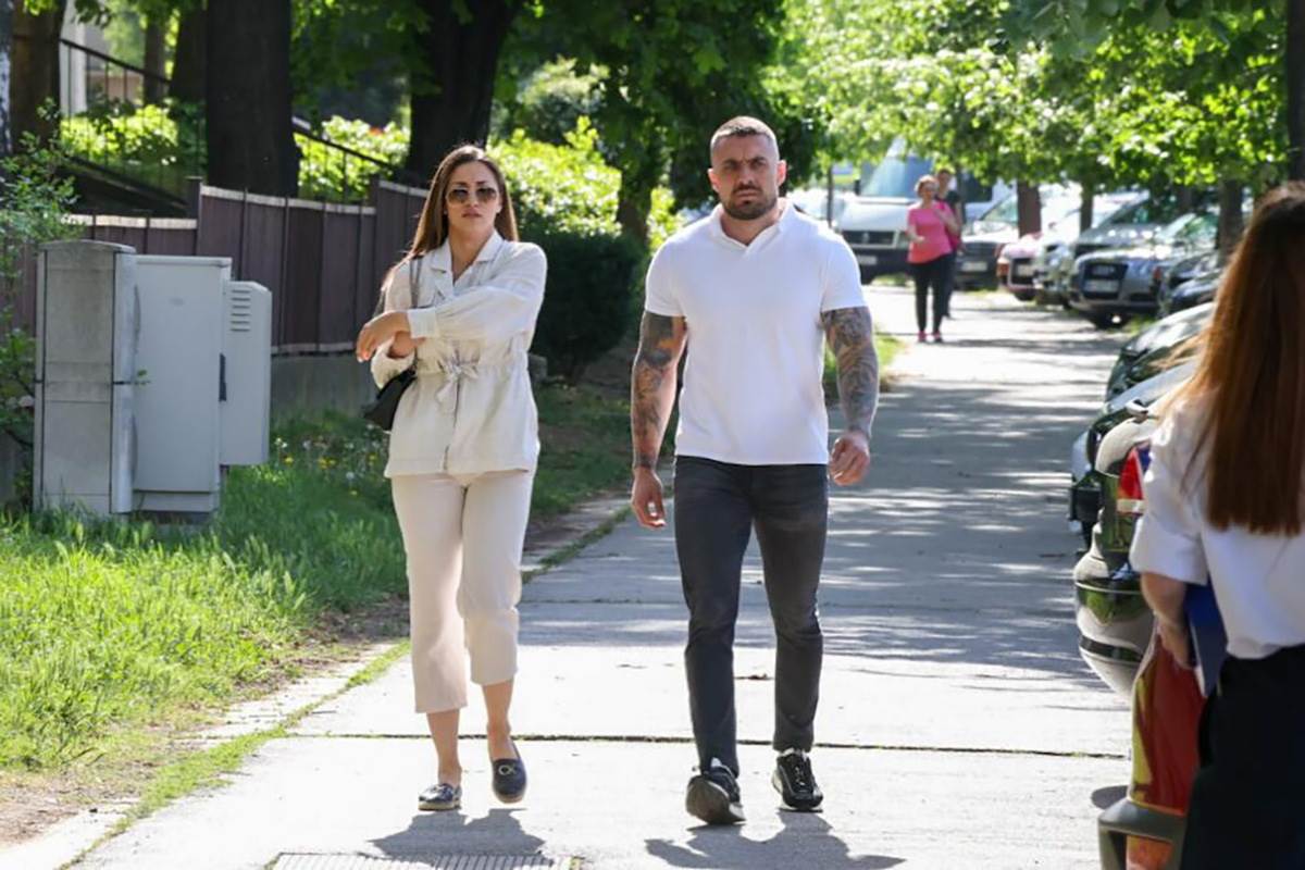 BELIVUK I MILJKOVIĆ SA SUPRUGAMA U SUDU (6).jpg