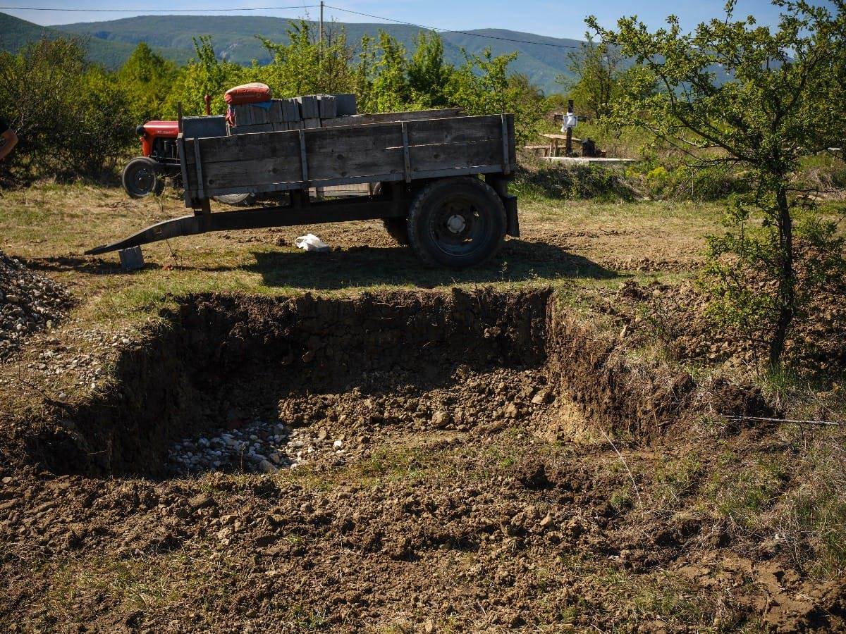 Novo groblje selo Zlot (10) copy.jpg