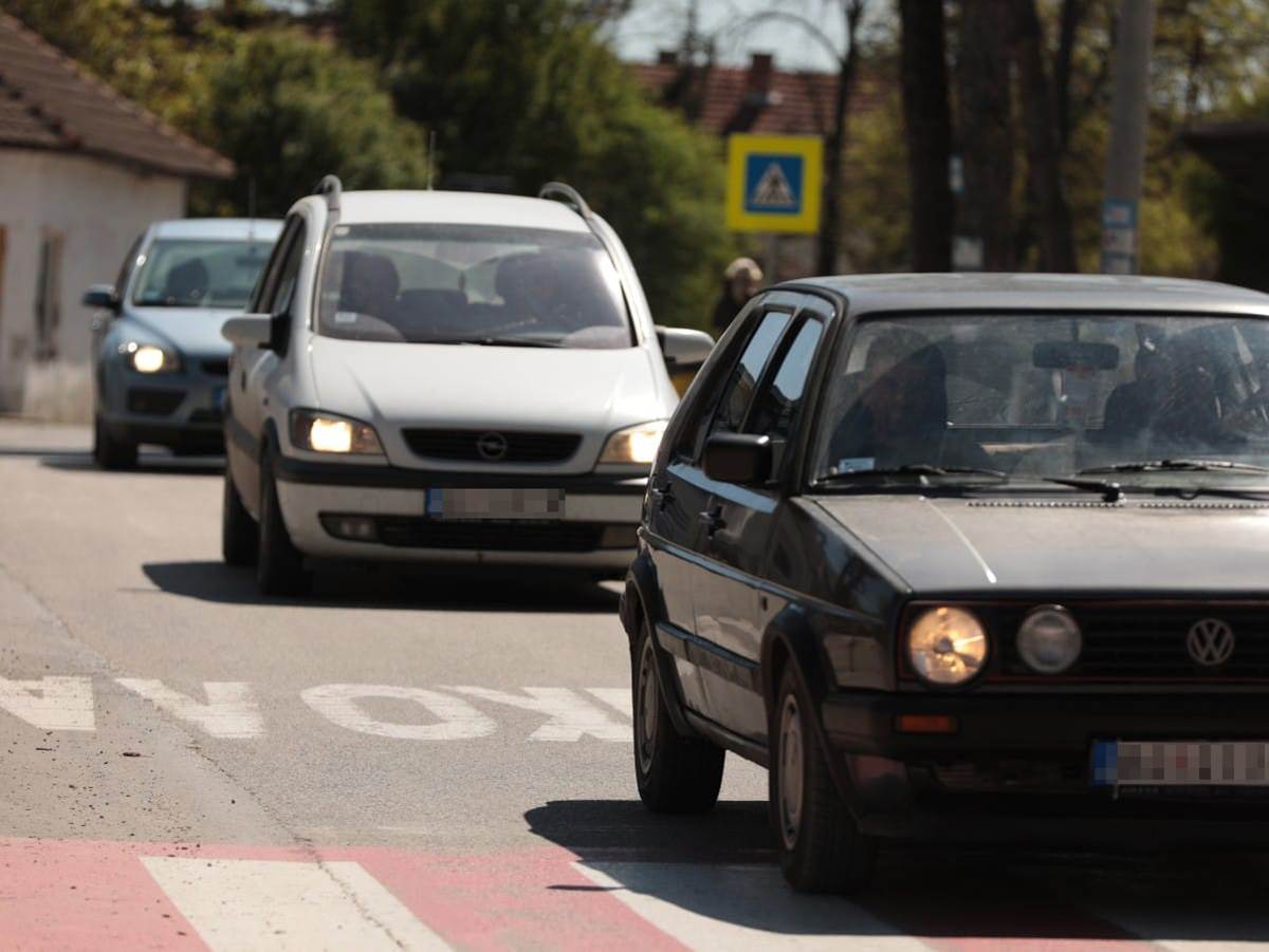 Povorka kroz selo Zlot (3).jpg