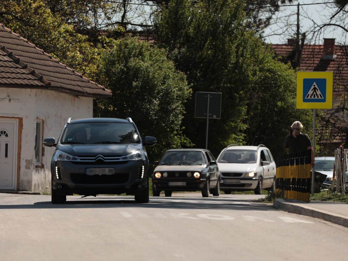 Povorka kroz selo Zlot (5).jpg