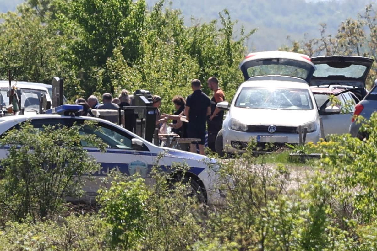 Sahrana groblje Zlot (9) copy.jpg