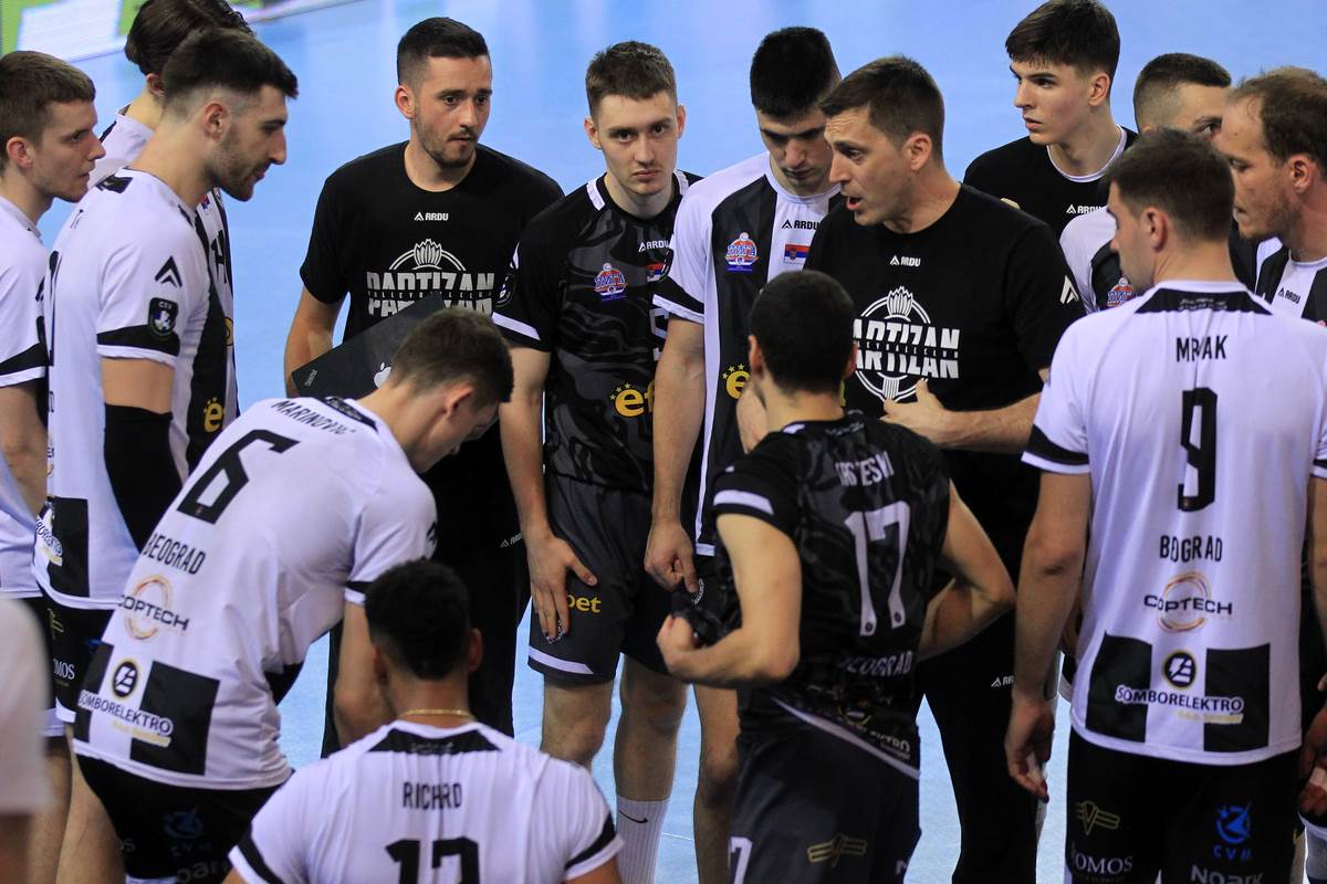 Crvena zvezda pobedila Partizan u odbojci, prva utakmica finala plej-ofa 2024