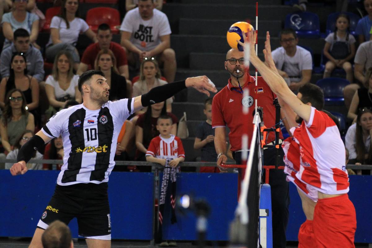 Crvena zvezda pobedila Partizan u odbojci, prva utakmica finala plej-ofa 2024