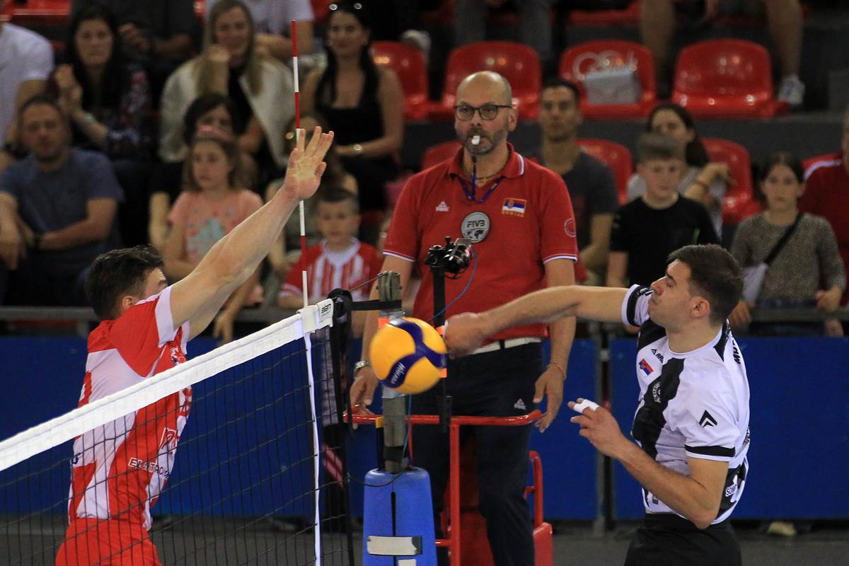 Crvena zvezda pobedila Partizan u odbojci, prva utakmica finala plej-ofa 2024