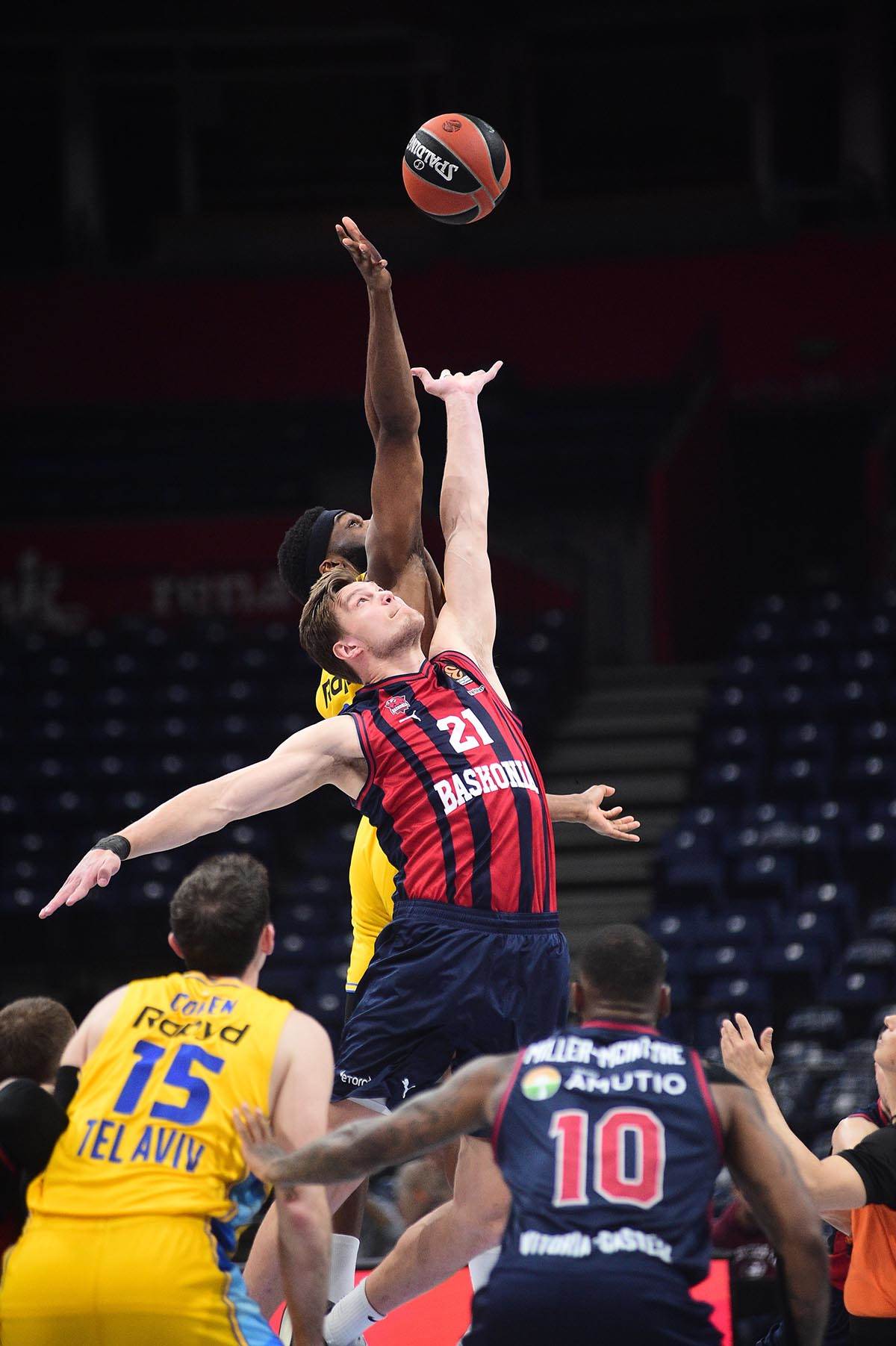 makabi vs baskonija (9) copy.jpg