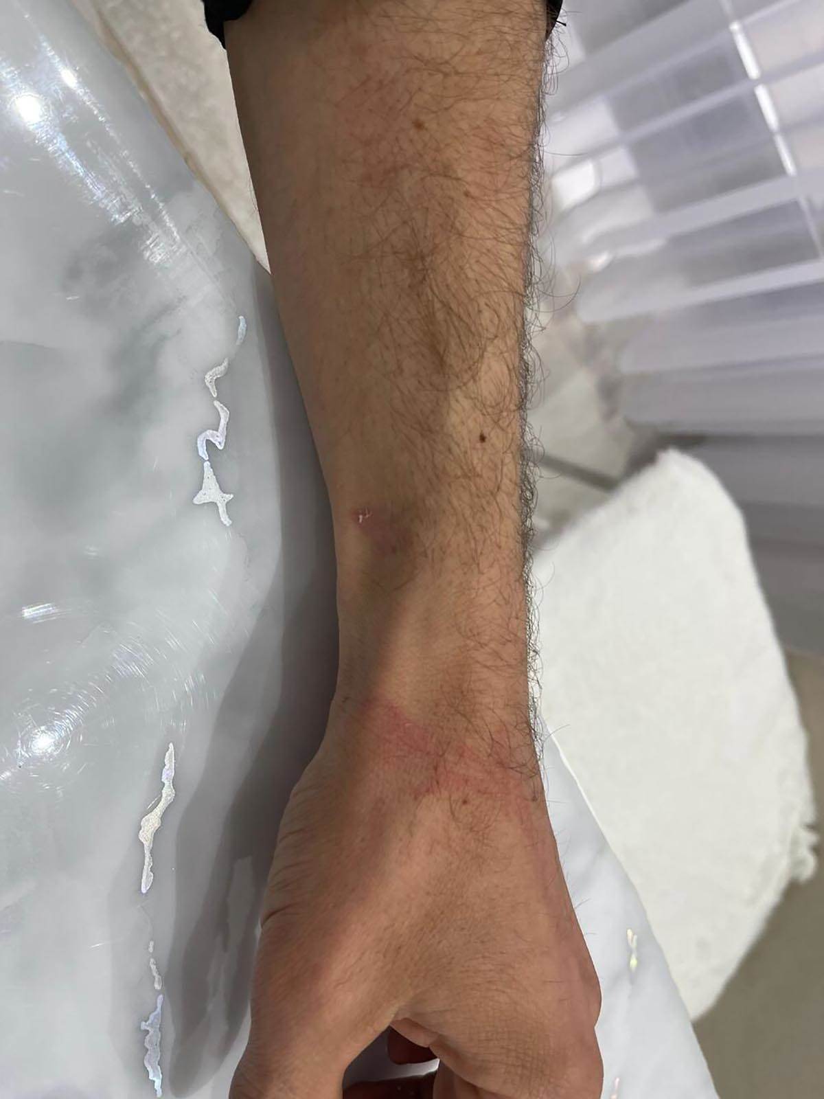 NASTAVNIK TVRDI DA GA NAPAO KOLEGA (1).jpg