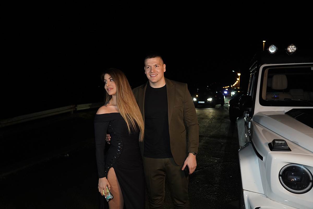 "Sloba Radanović mi je slao poruke tokom braka": Pevačica raskrinkala kolegu sa kojim je bila u rijalitiju