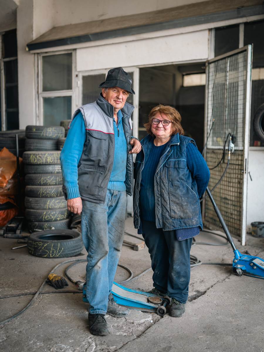 Jagoda radi kao vulkanizer u Borči već 40 godina tema