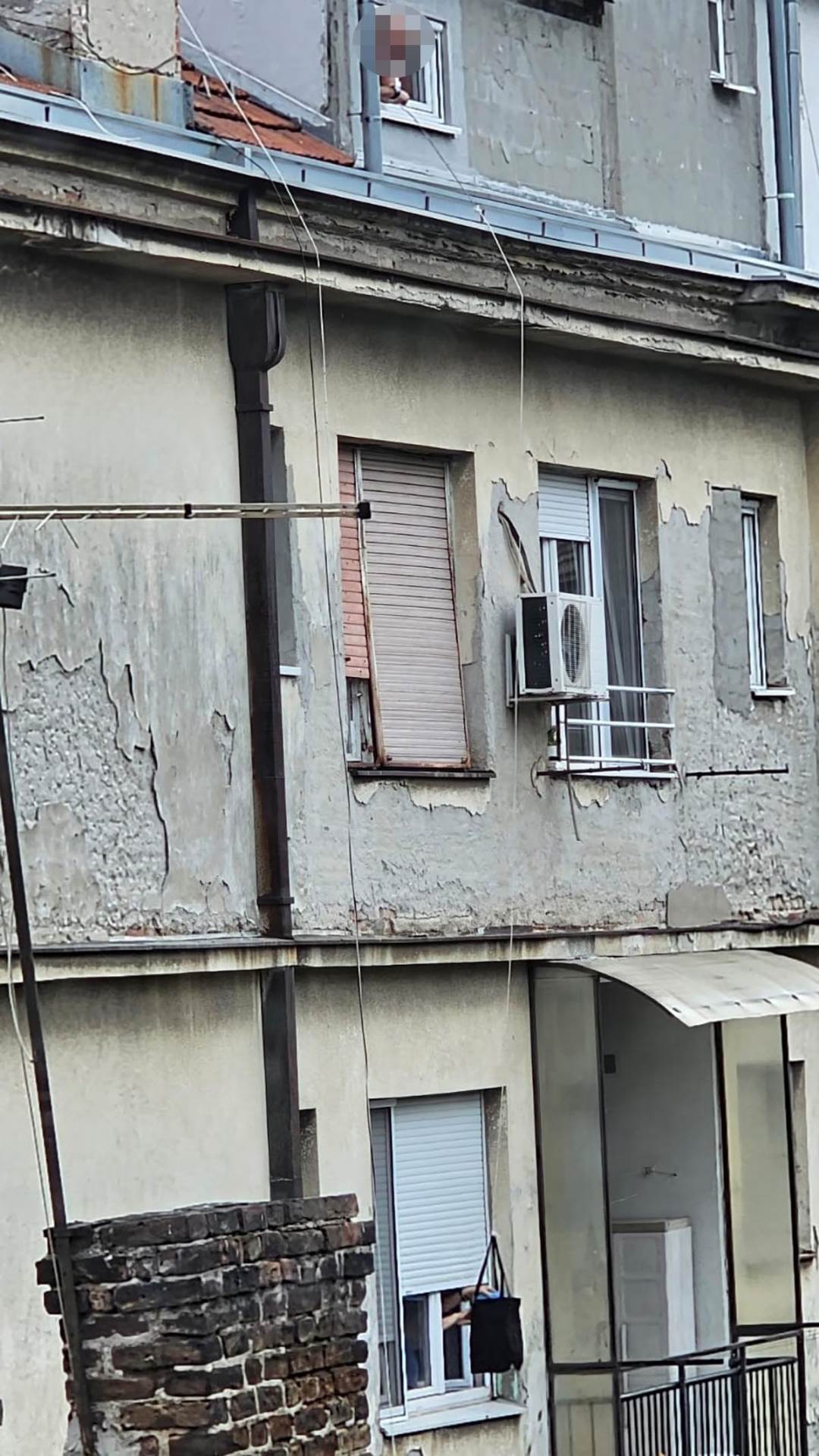 komšije blurovano (2).jpg