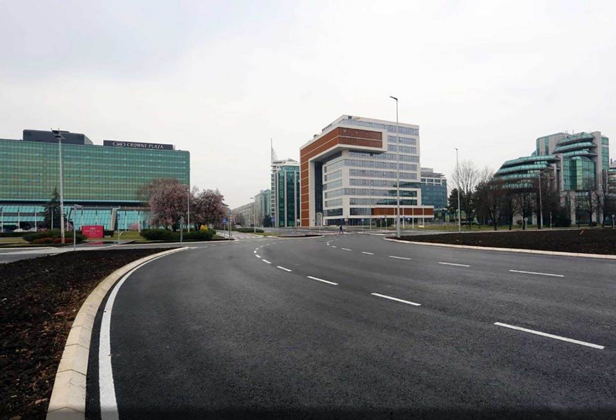 hbnztbnu56t copy.jpg