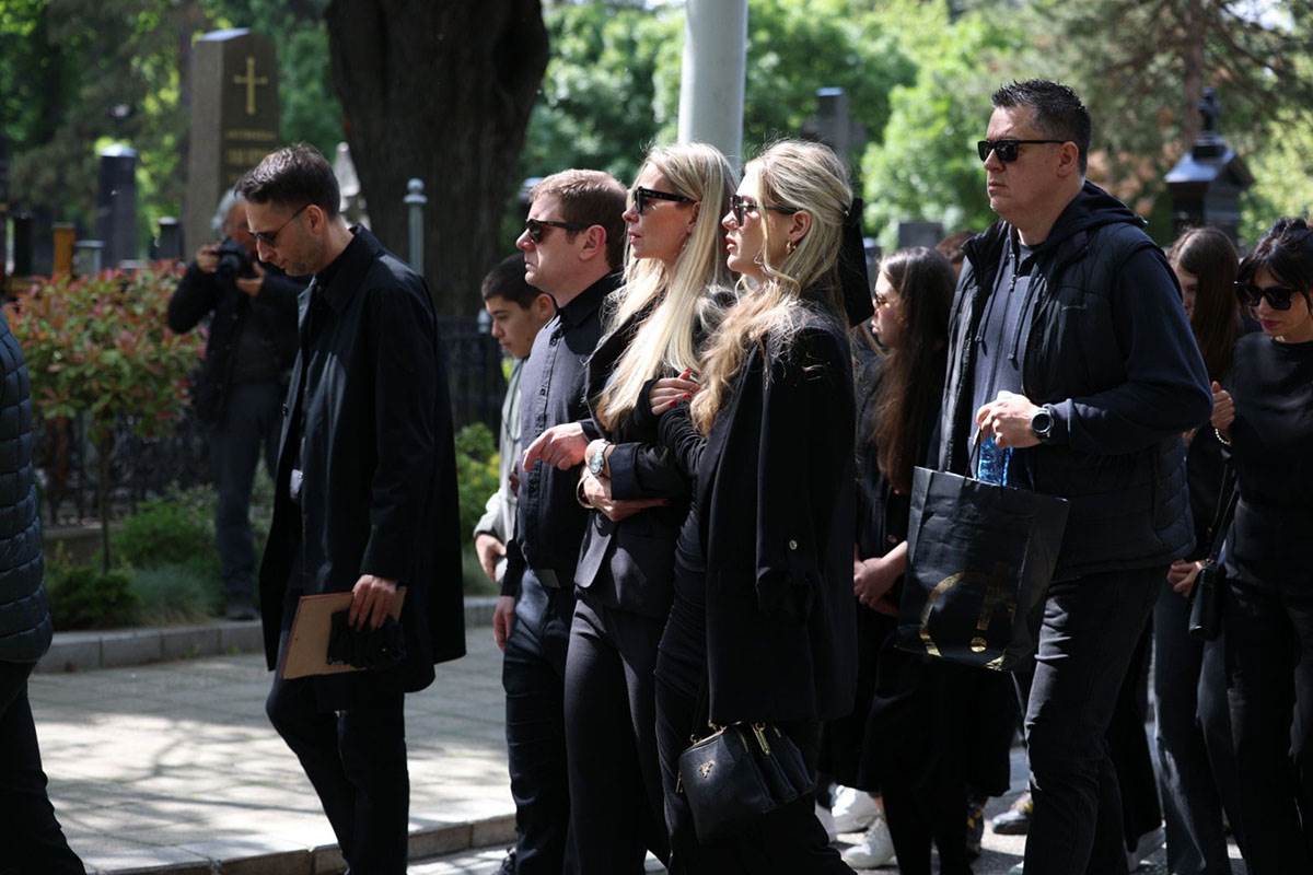 Sahrana Bojane Janković Kurir (1) copy.jpg