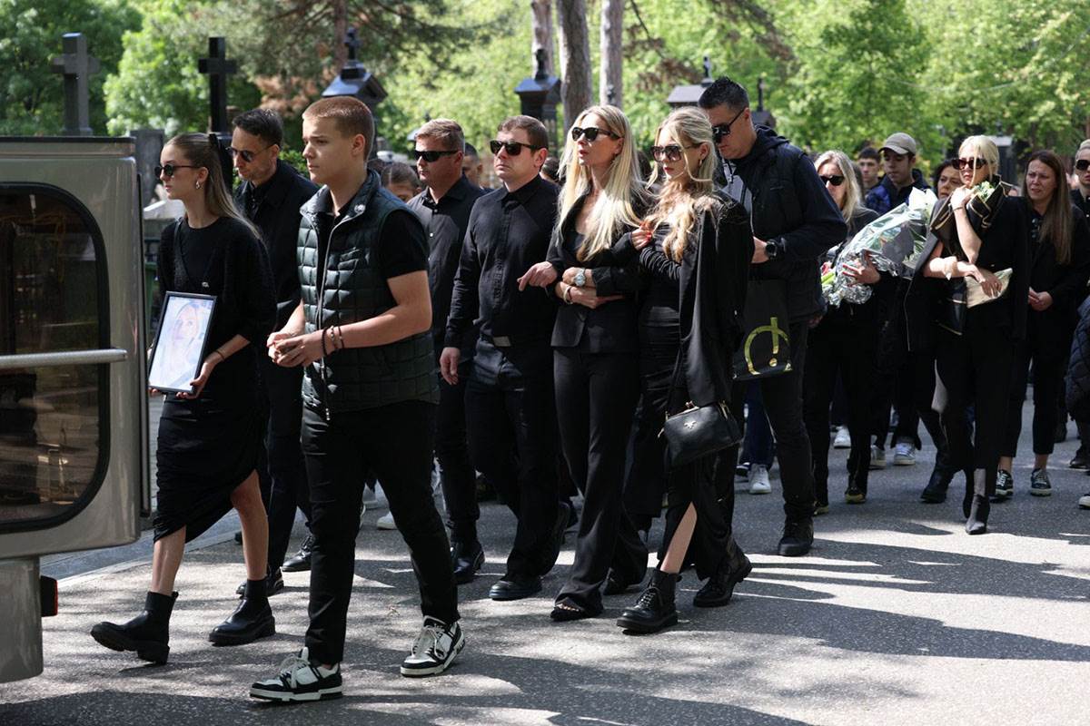 Sahrana Bojane Janković Kurir (3) copy.jpg