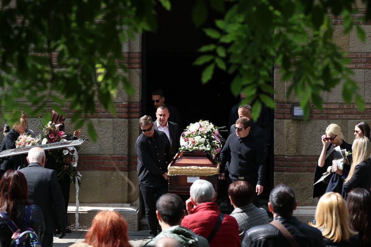 Sahrana Bojane Janković Kurir (15) copy.jpg