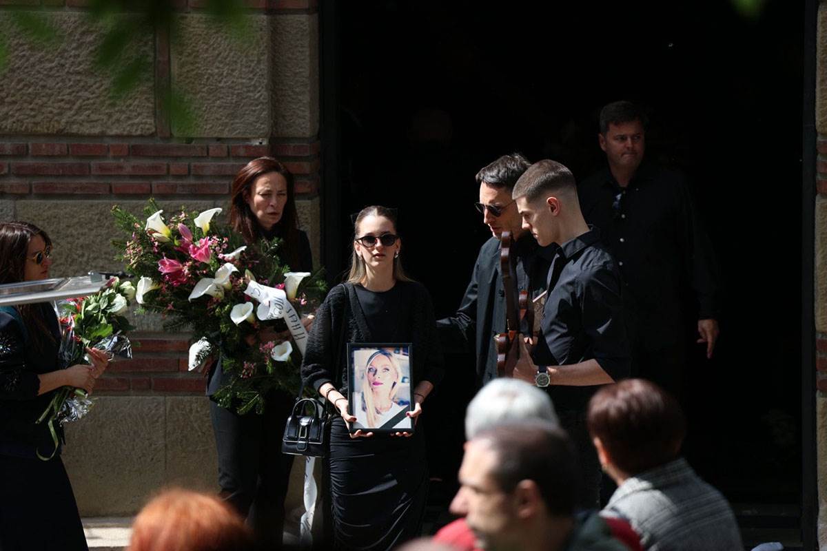 Sahrana Bojane Janković Kurir (21) copy.jpg