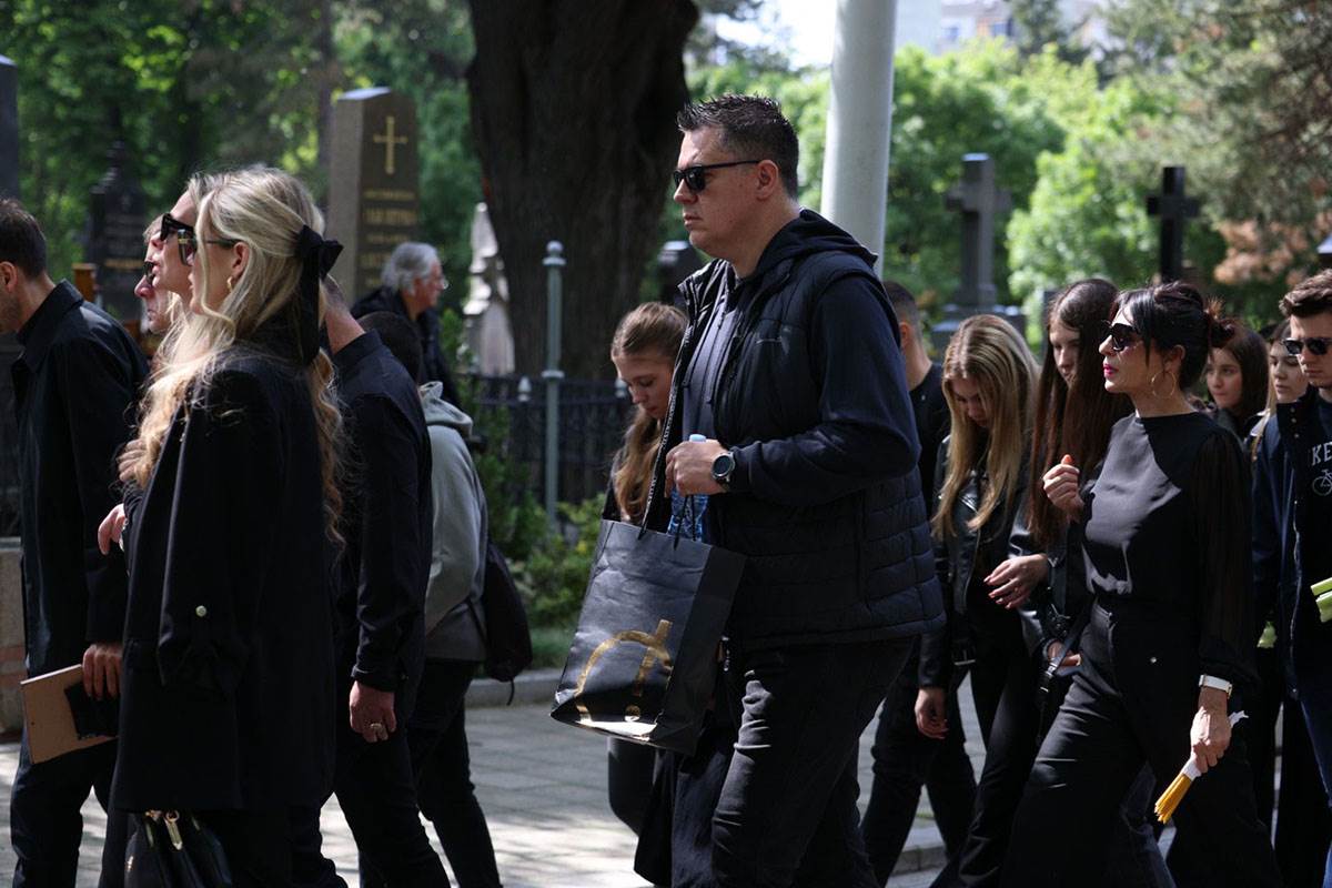 Sahrana Bojane Janković Kurir (46) copy.jpg