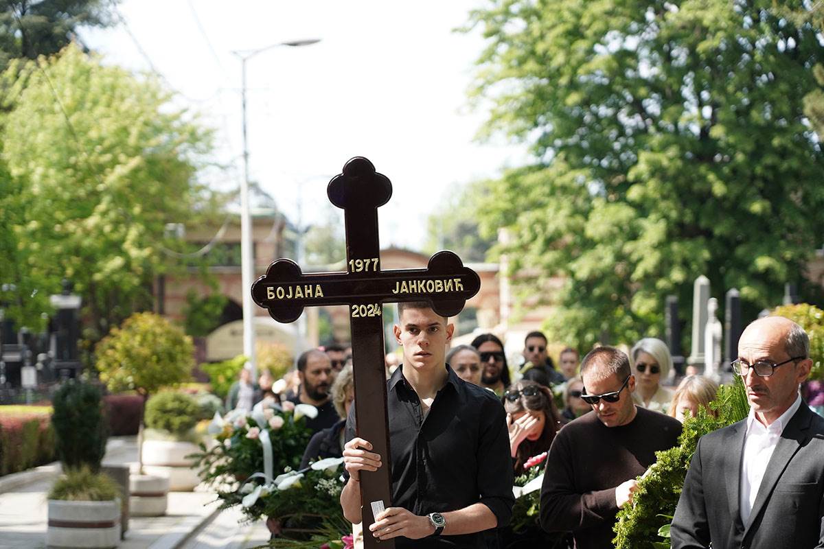 Bojana Janković sahranjena uz pesmu Viva La Vida