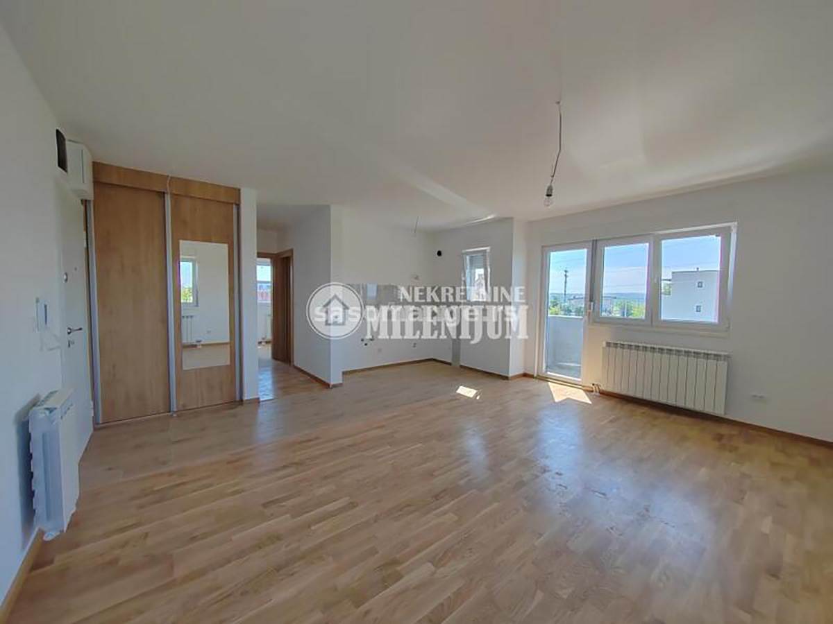 Stanovi Surčin (7).jpg