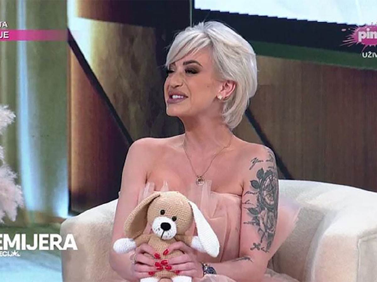 dusica-pink-tv-830x0 copy.jpg