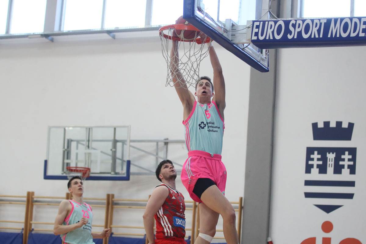 Juniori Mege pobedili Zvezdu 38 razlike u finalu i osvojili titulu