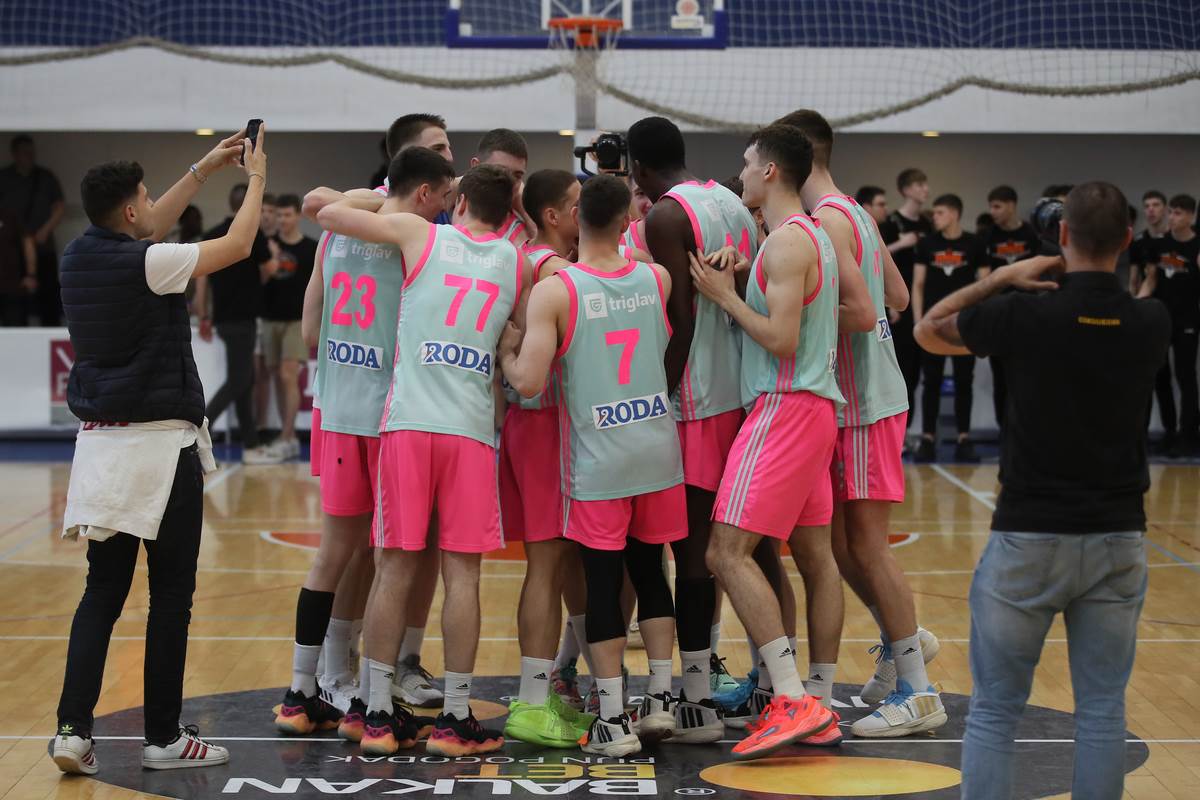 Dinamik protiv Radnićki (3).JPG