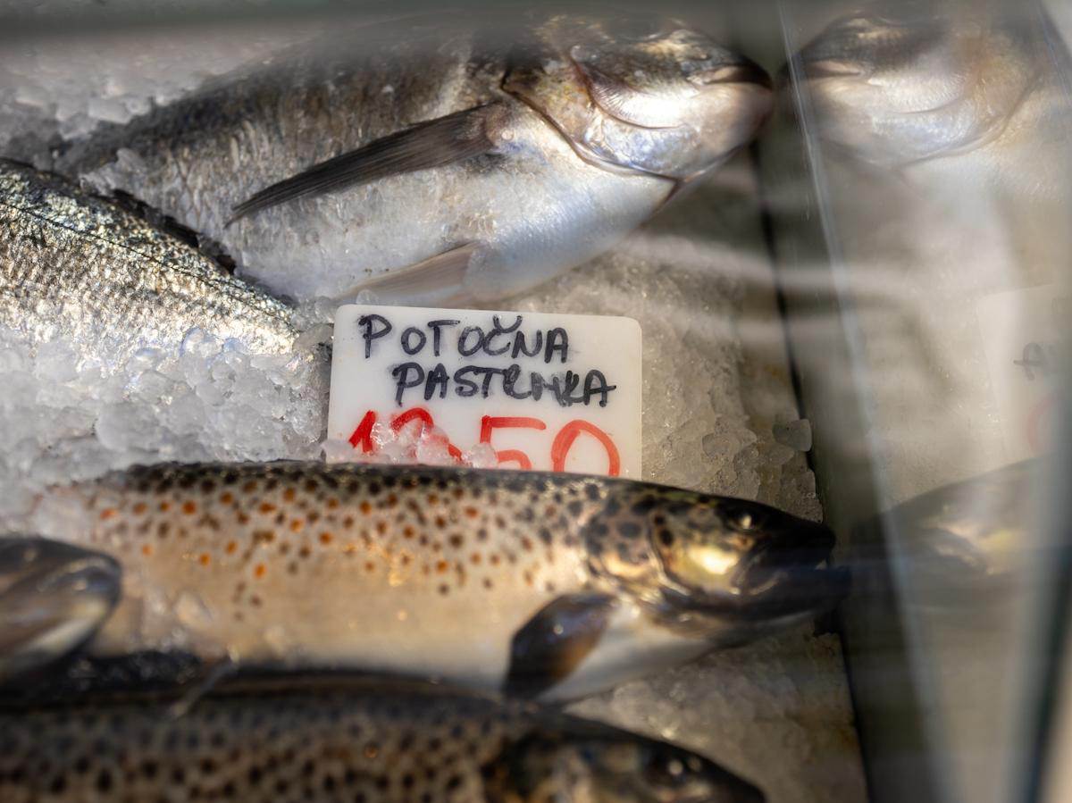 Cene ribe, mesa i voća na pijacama