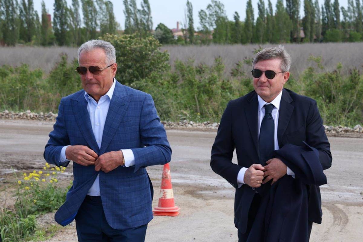 Surcin, stadion (7) copy.jpg