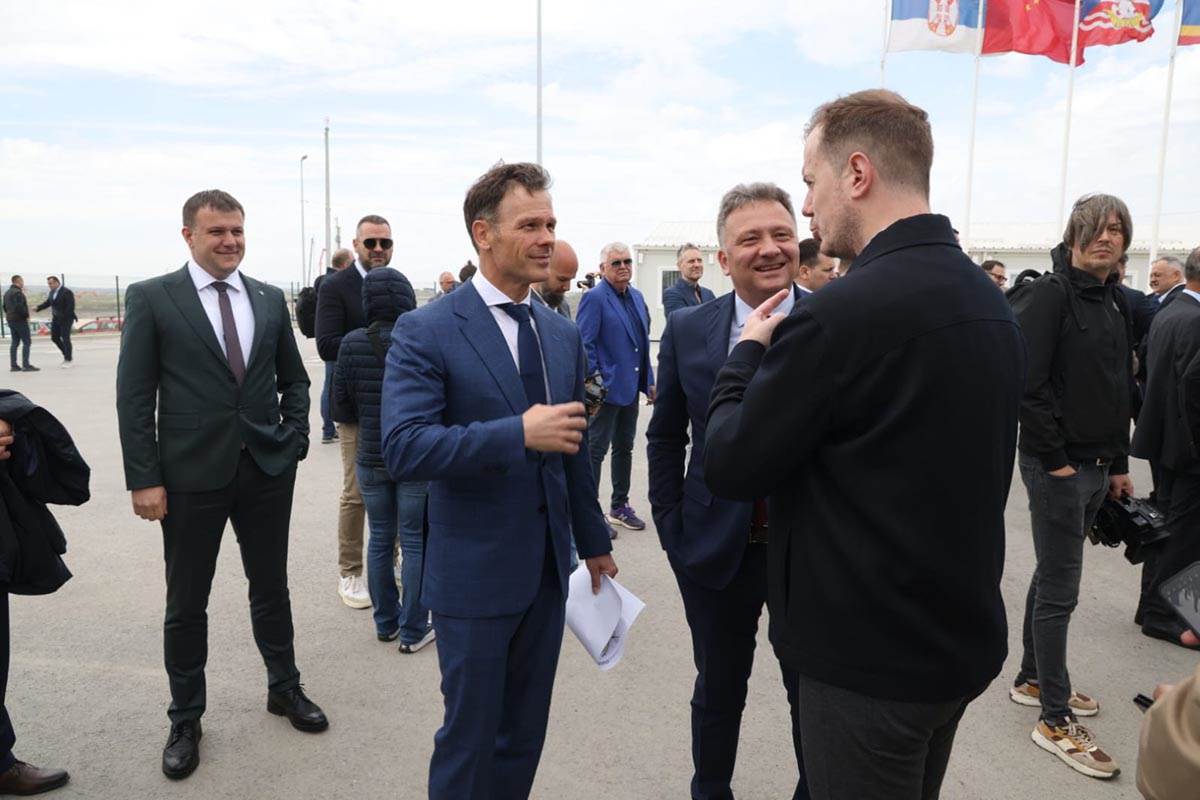 Surcin, stadion (11) copy.jpg