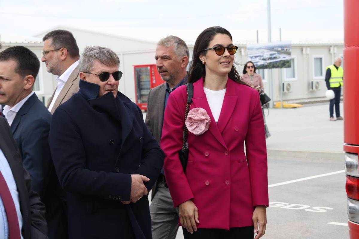 Surcin, stadion (14) copy.jpg