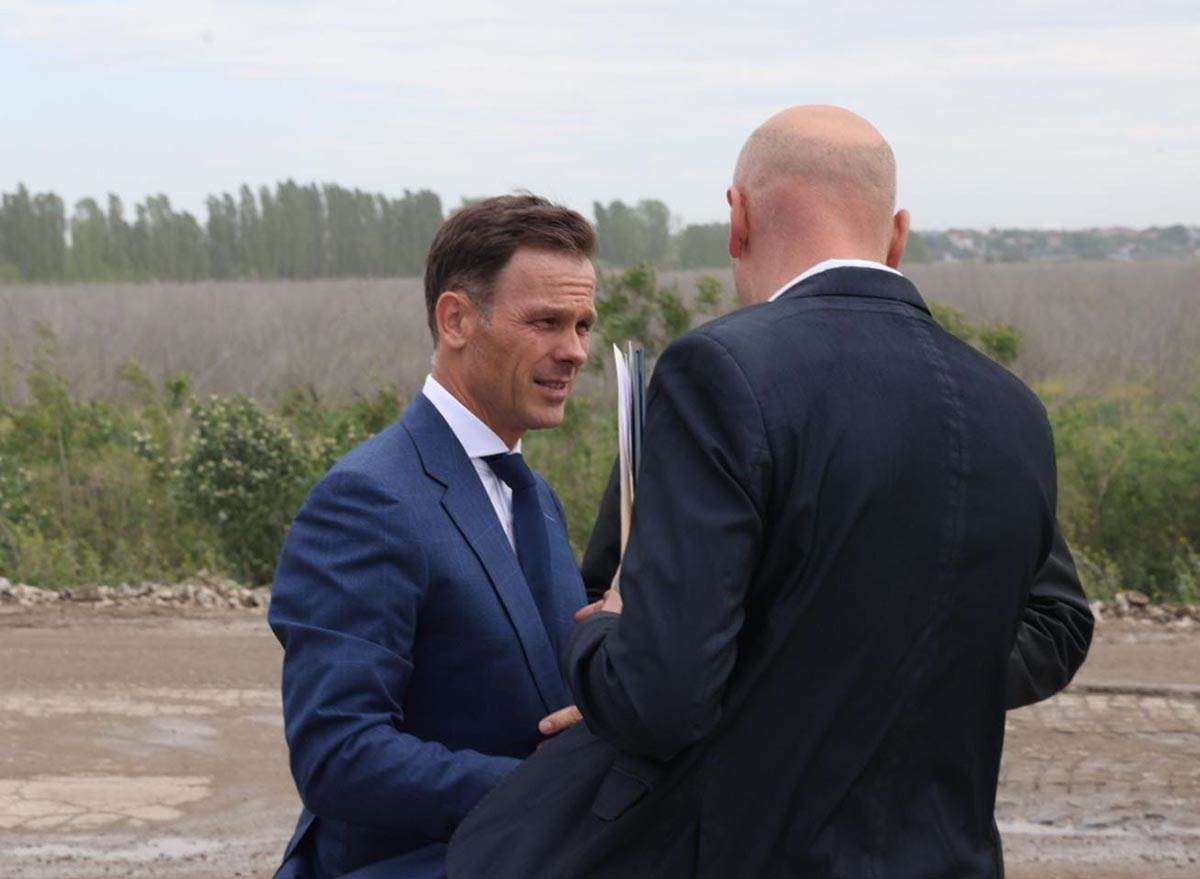 Surčin, stadion (11) copy.jpg