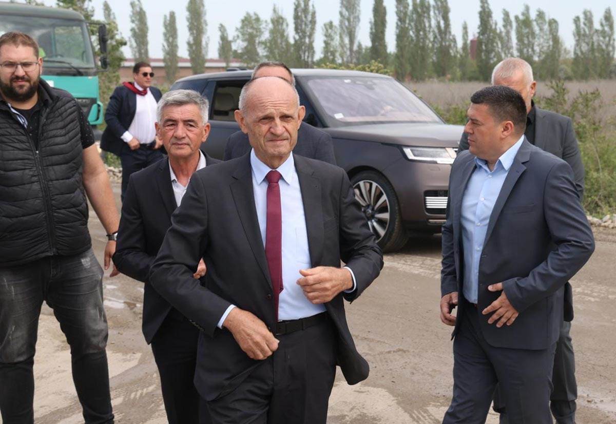 Surčin, stadion (15) copy.jpg