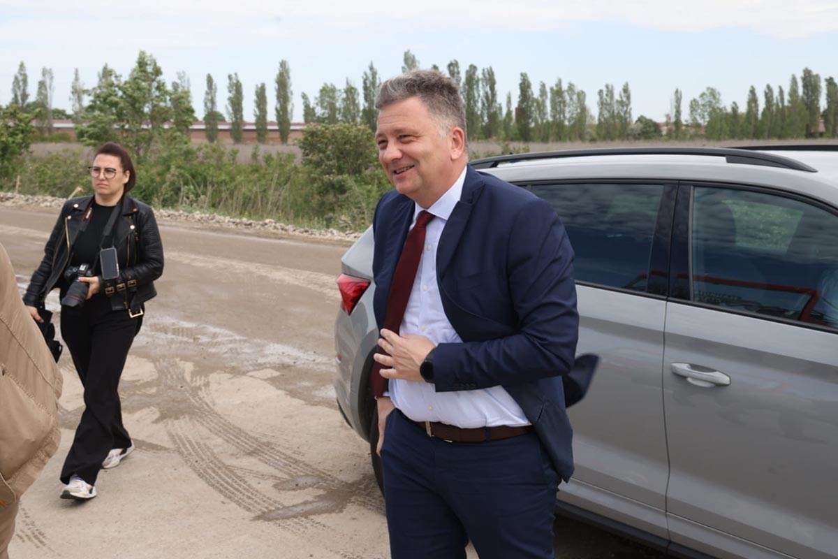 Surčin, stadion (17) copy.jpg