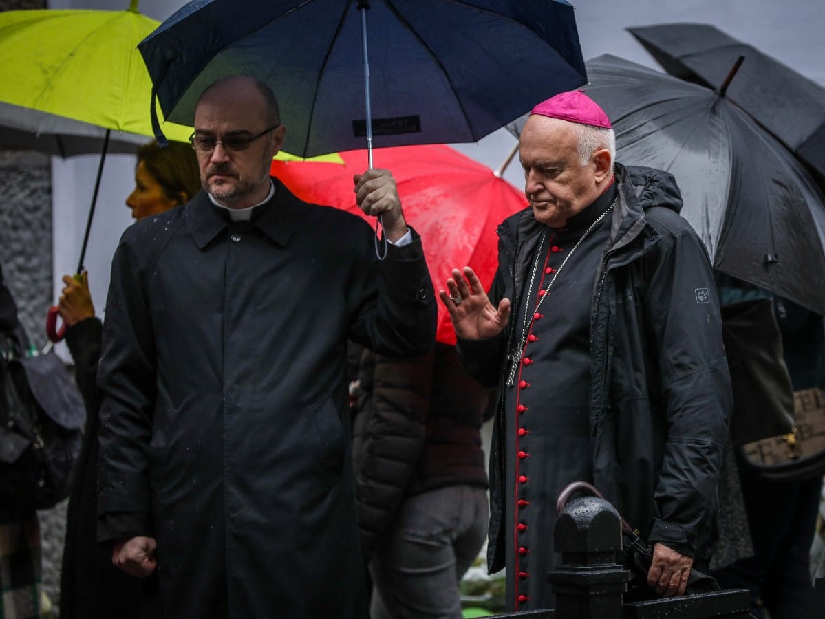 Detalji ispred skole ribnikar (4).jpg