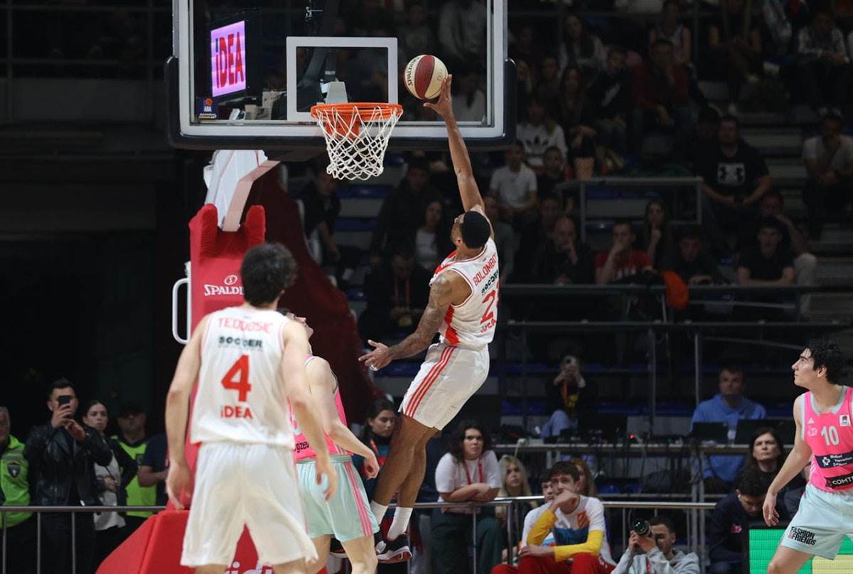 Crvena Zvezda-Mega (5).jpg