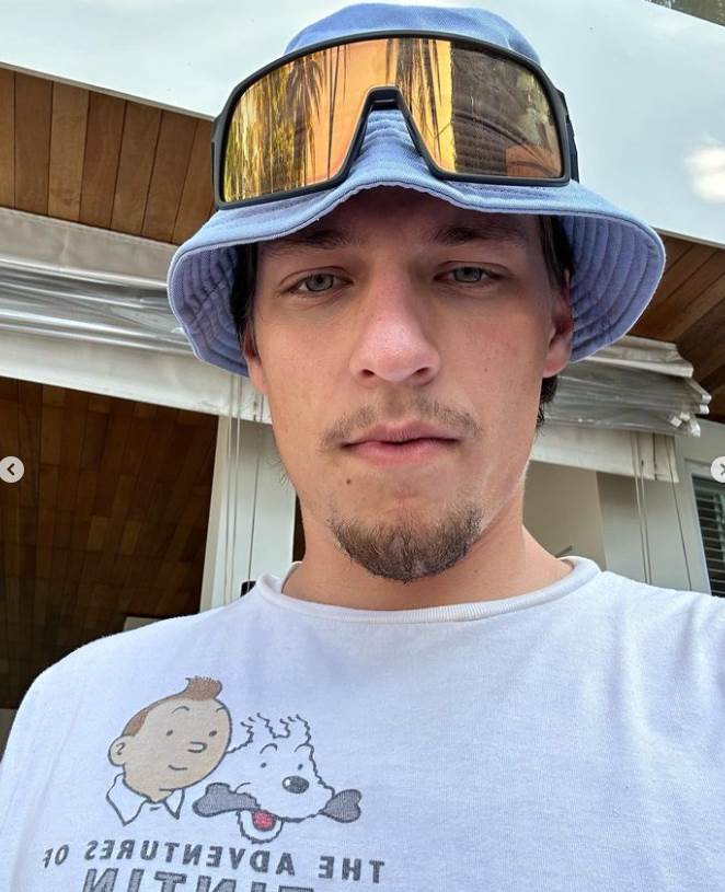 Džejkob Džejk Bondžovi (8).png