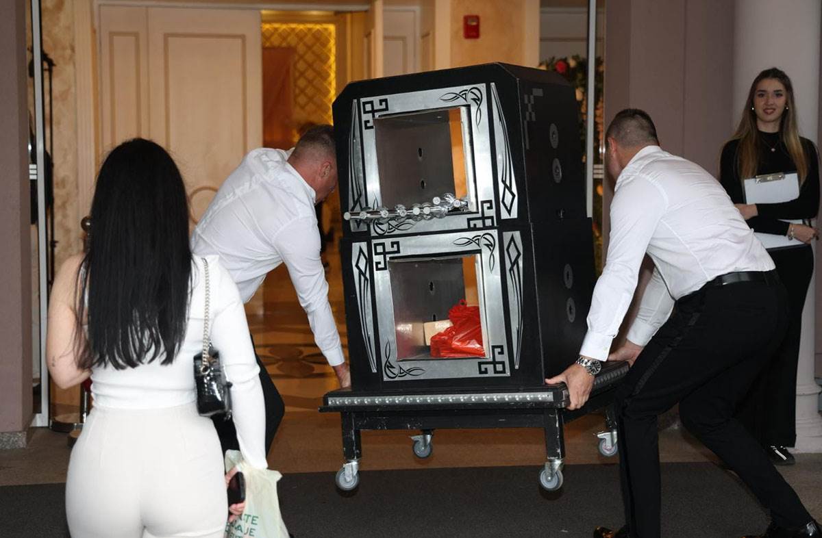 Madjionicarska oprema i baloni (2).jpg