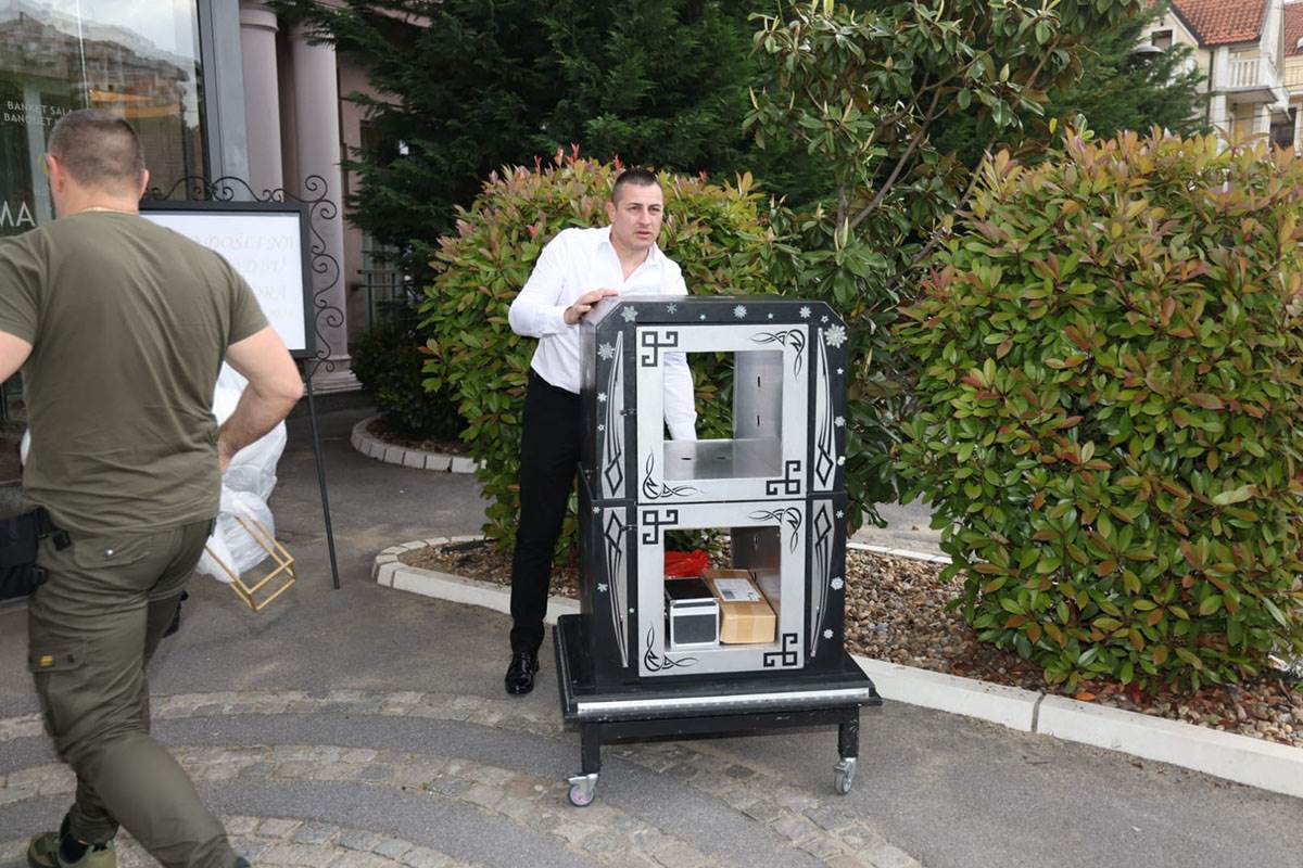 Madjionicarska oprema i baloni (3).jpg