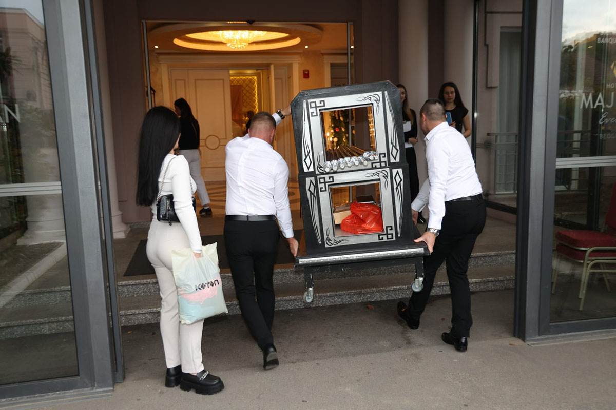 Madjionicarska oprema i baloni (4).jpg