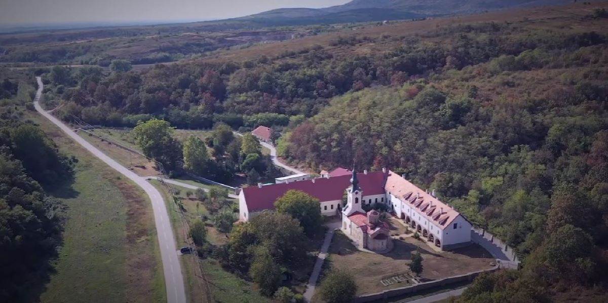 manastir Mesić5.jpg