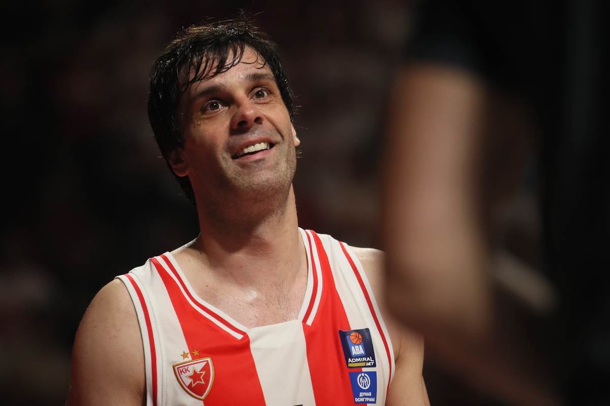 kk crvena zvezda kk partizan1.JPG