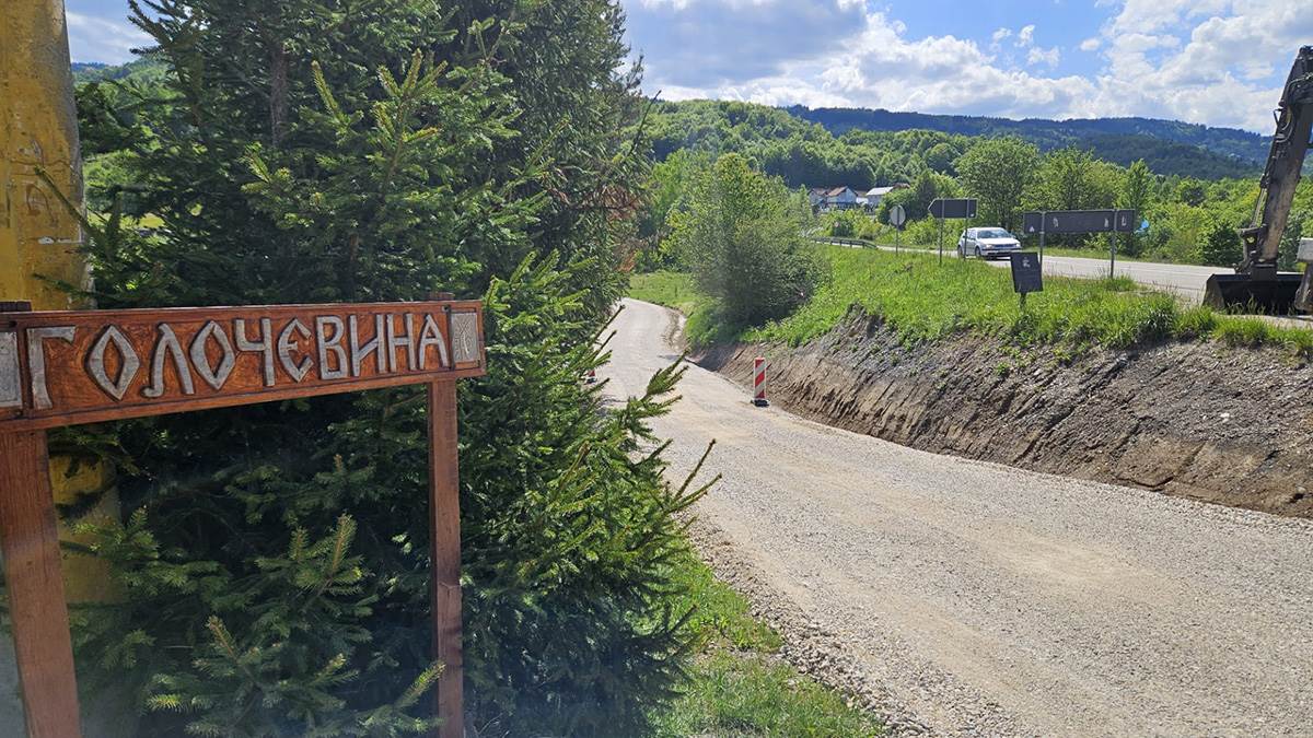 Strahinji predsednik lično obećao asfaltni put i to ispunio (3).jpg