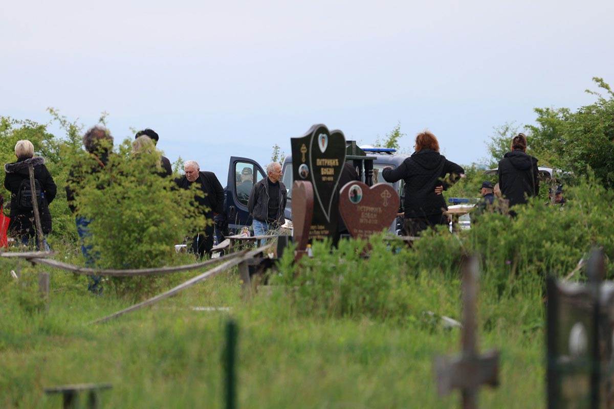 Otac osumnjičenog za ubistvo Danke Ilić bio na sahrani supruge