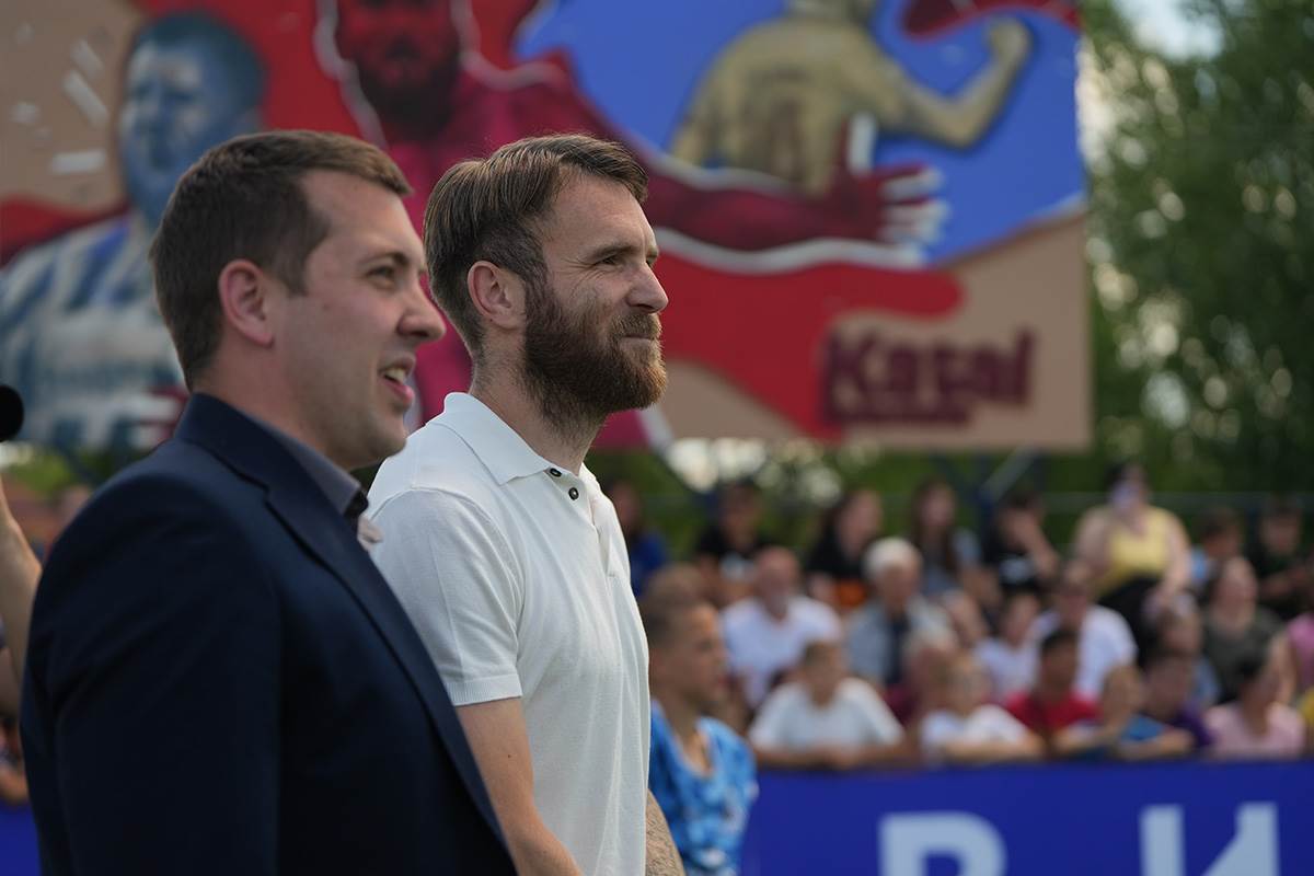 MAGIJA U SRBOBRANU - KATAI OTVORIO MINI-PIČ TEREN U RODNOM MESTU!