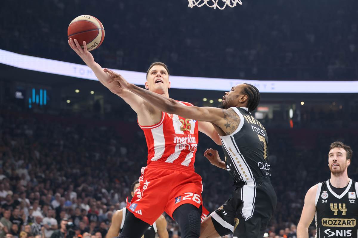 Crvena zvezda Partizan Košarka (3).JPG