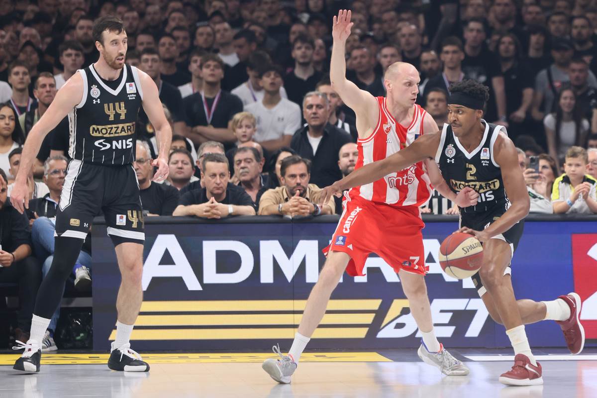 Crvena zvezda Partizan Košarka (10).JPG