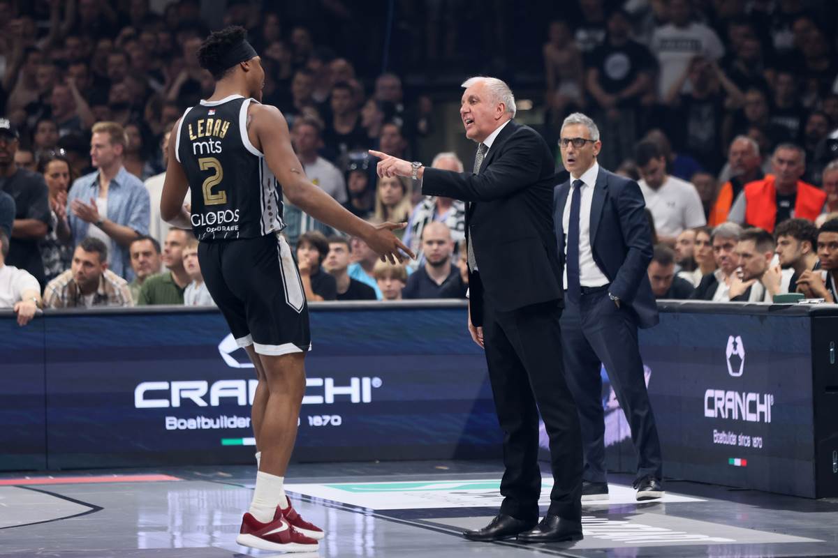 Crvena zvezda Partizan Košarka (8).JPG