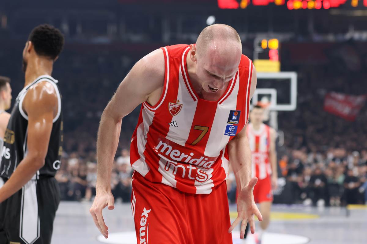 Crvena zvezda Partizan Košarka (1).JPG